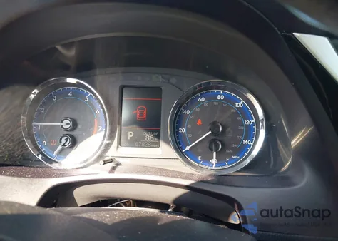 2018 Toyota Corolla Le z USA, uszkodzony, nr VIN 5YFBURHE6JP760734